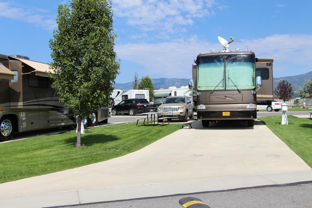 Pony Express Rv Resort North Salt Lake Rom bilde